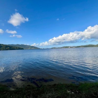 Casa em Condomínio com 341m², 4 quartos, 4 suítes, 2 garagens, no bairro Lagoa Da Conceição em Florianópolis