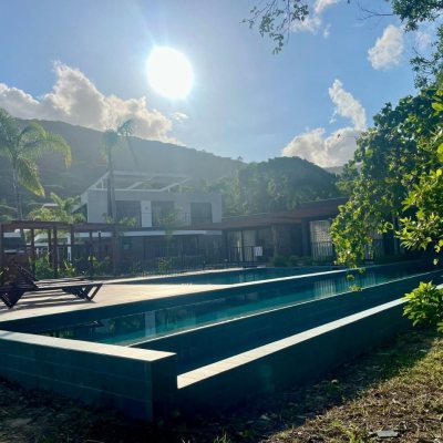 Casa em Condomínio com 341m², 4 quartos, 4 suítes, 2 garagens, no bairro Lagoa Da Conceição em Florianópolis