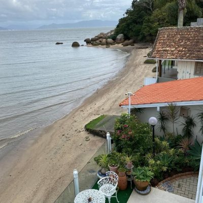 Casa Residencial com 274m², 4 quartos, 4 suítes, 3 garagens, no bairro Cacupé em Florianópolis