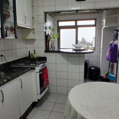 Apartamentos com 83m², 3 quartos, 1 suíte, 2 garagens, no bairro Canto em Florianópolis