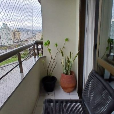 Apartamentos com 83m², 3 quartos, 1 suíte, 2 garagens, no bairro Canto em Florianópolis