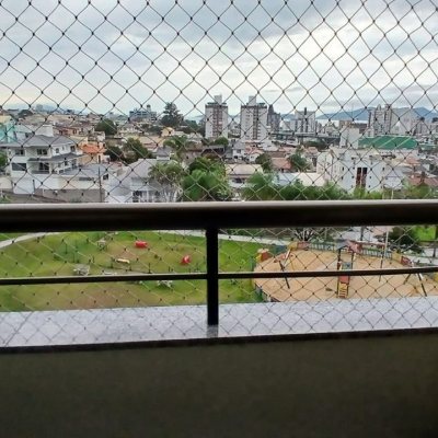 Apartamentos com 83m², 3 quartos, 1 suíte, 2 garagens, no bairro Canto em Florianópolis