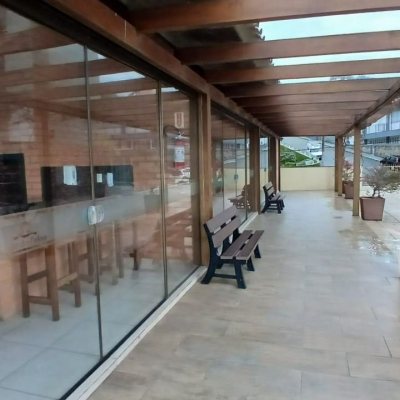 Apartamentos com 83m², 3 quartos, 1 suíte, 2 garagens, no bairro Canto em Florianópolis