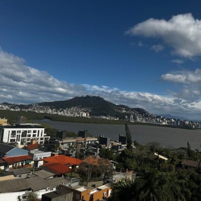 Apartamentos com 69m², 2 quartos, 1 suíte, 1 garagem, no bairro João Paulo em Florianópolis
