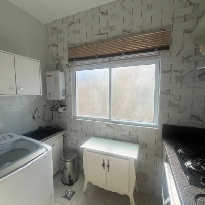 Cobertura com 128m², 4 quartos, 1 suíte, 1 garagem, no bairro Canasvieiras em Florianópolis