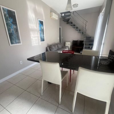 Cobertura com 128m², 4 quartos, 1 suíte, 1 garagem, no bairro Canasvieiras em Florianópolis