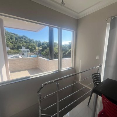 Cobertura com 128m², 4 quartos, 1 suíte, 1 garagem, no bairro Canasvieiras em Florianópolis