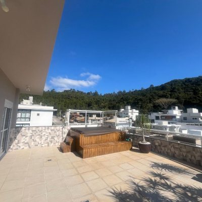 Cobertura com 128m², 4 quartos, 1 suíte, 1 garagem, no bairro Canasvieiras em Florianópolis