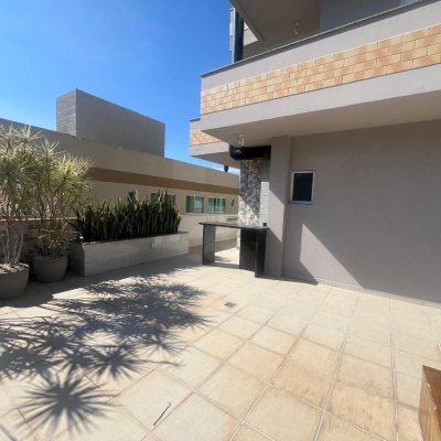 Cobertura com 128m², 4 quartos, 1 suíte, 1 garagem, no bairro Canasvieiras em Florianópolis