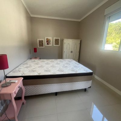 Cobertura com 128m², 4 quartos, 1 suíte, 1 garagem, no bairro Canasvieiras em Florianópolis