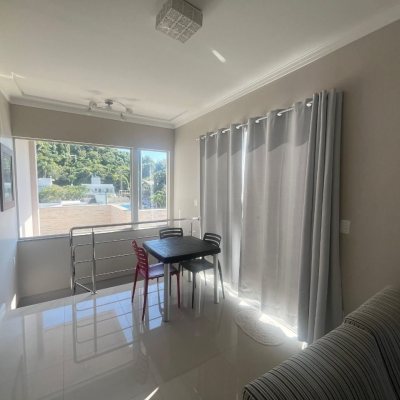 Cobertura com 128m², 4 quartos, 1 suíte, 1 garagem, no bairro Canasvieiras em Florianópolis