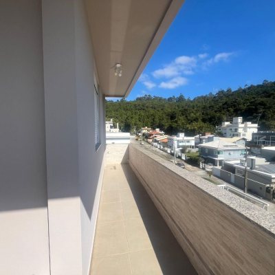 Cobertura com 128m², 4 quartos, 1 suíte, 1 garagem, no bairro Canasvieiras em Florianópolis