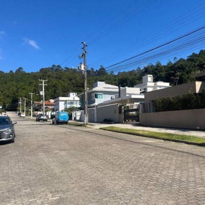 Cobertura com 128m², 4 quartos, 1 suíte, 1 garagem, no bairro Canasvieiras em Florianópolis