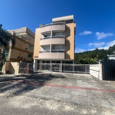 Cobertura com 128m², 4 quartos, 1 suíte, 1 garagem, no bairro Canasvieiras em Florianópolis