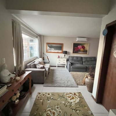 Casa Residencial com 120m², 3 quartos, 2 suítes, 2 garagens, no bairro Campeche em Florianópolis