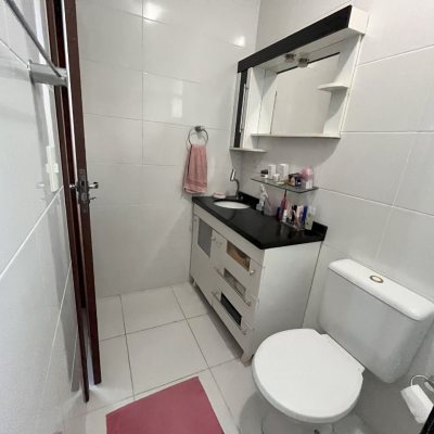 Casa Residencial com 120m², 3 quartos, 2 suítes, 2 garagens, no bairro Campeche em Florianópolis