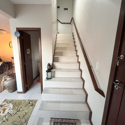 Casa Residencial com 120m², 3 quartos, 2 suítes, 2 garagens, no bairro Campeche em Florianópolis