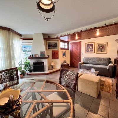 Cobertura com 176m², 3 quartos, 1 suíte, 2 garagens, no bairro Trindade em Florianópolis