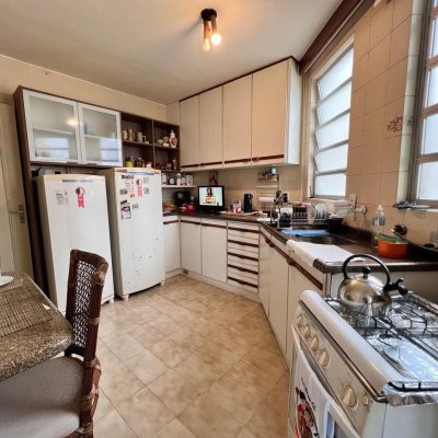 Cobertura com 176m², 3 quartos, 1 suíte, 2 garagens, no bairro Trindade em Florianópolis