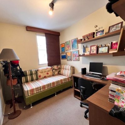 Cobertura com 176m², 3 quartos, 1 suíte, 2 garagens, no bairro Trindade em Florianópolis