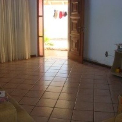 Casa Residencial com 400m², 7 quartos, 3 suítes, 5 garagens, no bairro Canasvieiras em Florianópolis