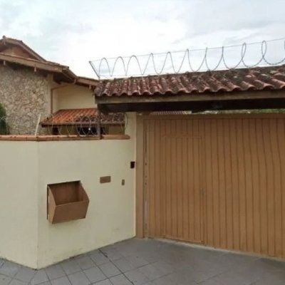 Casa Residencial com 400m², 7 quartos, 3 suítes, 5 garagens, no bairro Canasvieiras em Florianópolis