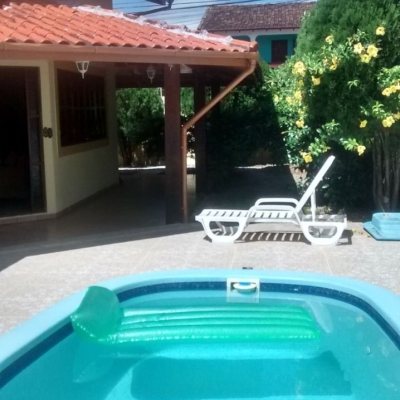 Casa Residencial com 400m², 7 quartos, 3 suítes, 5 garagens, no bairro Canasvieiras em Florianópolis