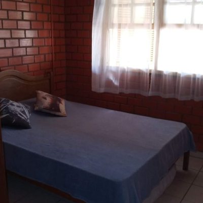 Casa Residencial com 94m², 4 quartos, 2 garagens, no bairro Campeche em Florianópolis