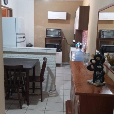 Casa Residencial com 94m², 4 quartos, 2 garagens, no bairro Campeche em Florianópolis