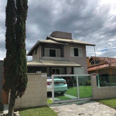 Casa Residencial com 154m², 3 quartos, 1 suíte, no bairro Pântano do Sul em Florianópolis