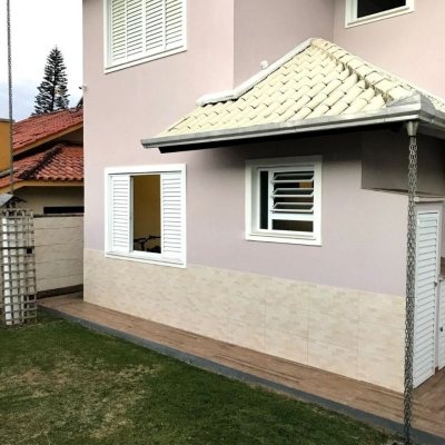 Casa Residencial com 154m², 3 quartos, 1 suíte, no bairro Pântano do Sul em Florianópolis
