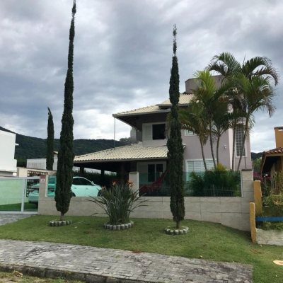 Casa Residencial com 154m², 3 quartos, 1 suíte, no bairro Pântano do Sul em Florianópolis