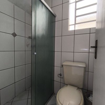 Casa Residencial com 269m², 10 quartos, 2 suítes, 2 garagens, no bairro Pantanal em Florianópolis