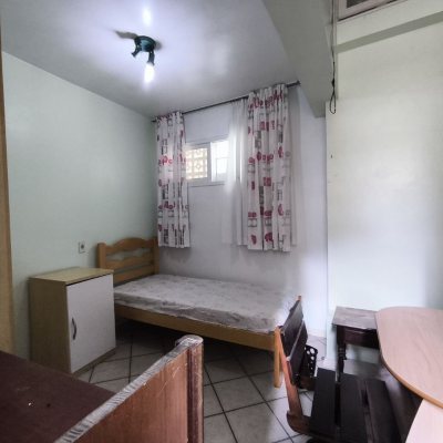 Casa Residencial com 269m², 10 quartos, 2 suítes, 2 garagens, no bairro Pantanal em Florianópolis