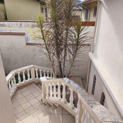 Casa Residencial com 269m², 10 quartos, 2 suítes, 2 garagens, no bairro Pantanal em Florianópolis