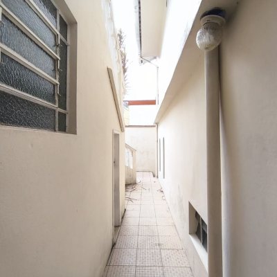 Casa Residencial com 269m², 10 quartos, 2 suítes, 2 garagens, no bairro Pantanal em Florianópolis