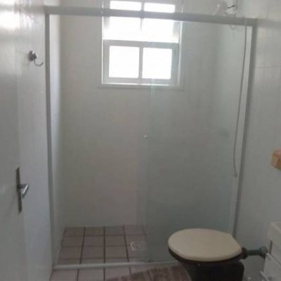 Casa Residencial com 176m², 4 quartos, 1 suíte, 2 garagens, no bairro Pantanal em Florianópolis