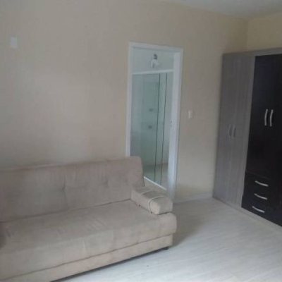 Casa Residencial com 176m², 4 quartos, 1 suíte, 2 garagens, no bairro Pantanal em Florianópolis