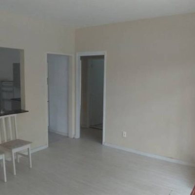 Casa Residencial com 176m², 4 quartos, 1 suíte, 2 garagens, no bairro Pantanal em Florianópolis