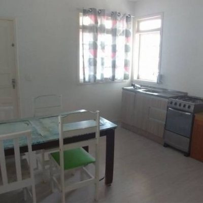 Casa Residencial com 176m², 4 quartos, 1 suíte, 2 garagens, no bairro Pantanal em Florianópolis