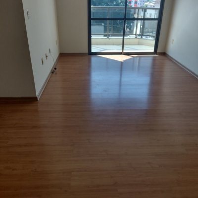 Apartamentos com 105m², 3 quartos, 1 suíte, 1 garagem, no bairro Coqueiros em Florianópolis