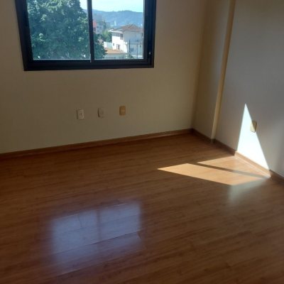 Apartamentos com 105m², 3 quartos, 1 suíte, 1 garagem, no bairro Coqueiros em Florianópolis