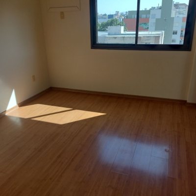 Apartamentos com 105m², 3 quartos, 1 suíte, 1 garagem, no bairro Coqueiros em Florianópolis