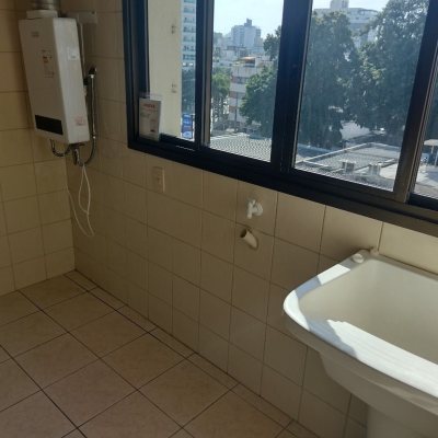 Apartamentos com 105m², 3 quartos, 1 suíte, 1 garagem, no bairro Coqueiros em Florianópolis