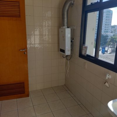 Apartamentos com 105m², 3 quartos, 1 suíte, 1 garagem, no bairro Coqueiros em Florianópolis
