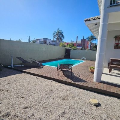 Casa Residencial com 146m², 4 quartos, 1 suíte, 2 garagens, no bairro Campeche em Florianópolis