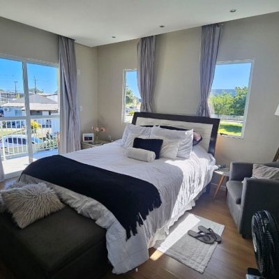 Casa Residencial com 146m², 4 quartos, 1 suíte, 2 garagens, no bairro Campeche em Florianópolis