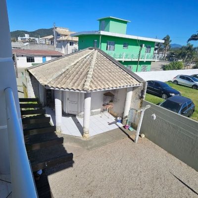 Casa Residencial com 146m², 4 quartos, 1 suíte, 2 garagens, no bairro Campeche em Florianópolis