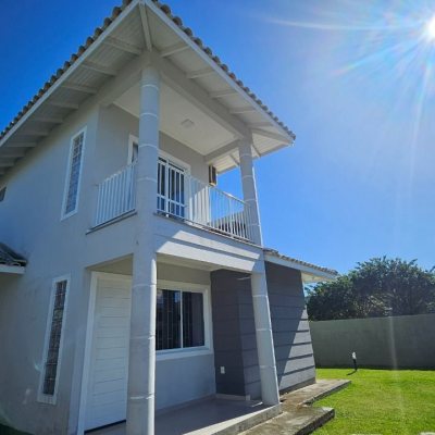 Casa Residencial com 146m², 4 quartos, 1 suíte, 2 garagens, no bairro Campeche em Florianópolis