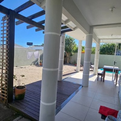 Casa Residencial com 146m², 4 quartos, 1 suíte, 2 garagens, no bairro Campeche em Florianópolis